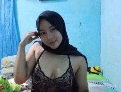 Ngewe dengan janda hot yang memek nya masih sempit